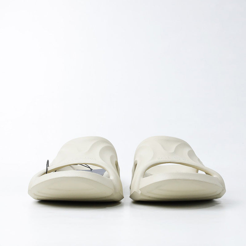 Tong épaisse design futuriste - Beige