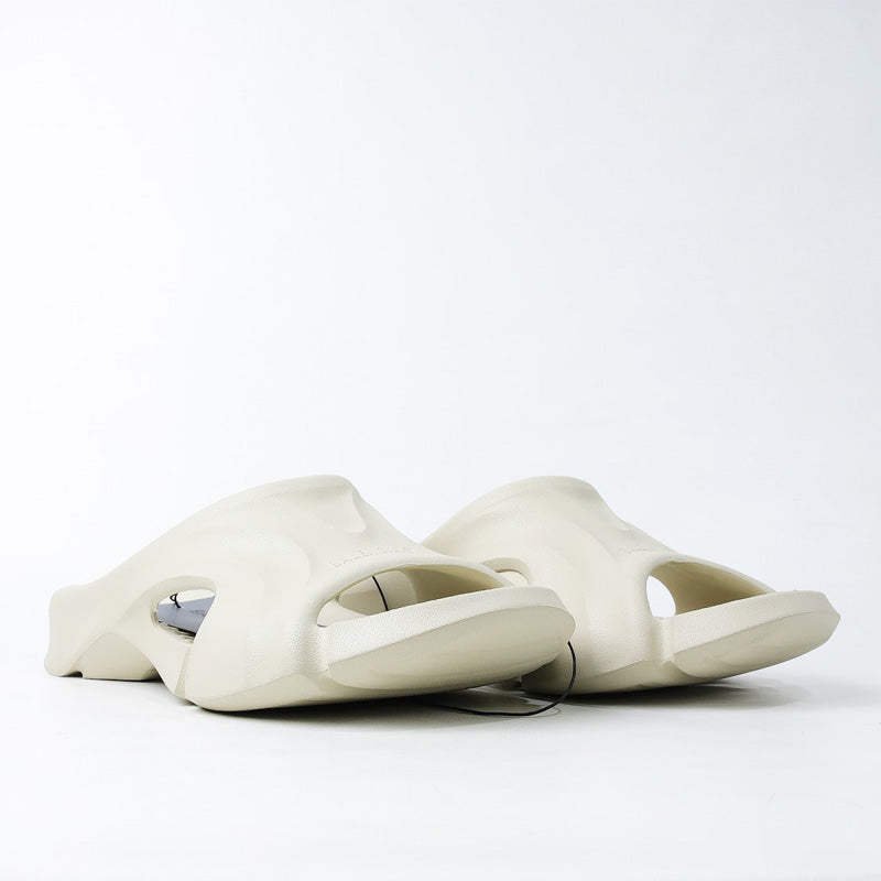 Tong épaisse design futuriste - Beige
